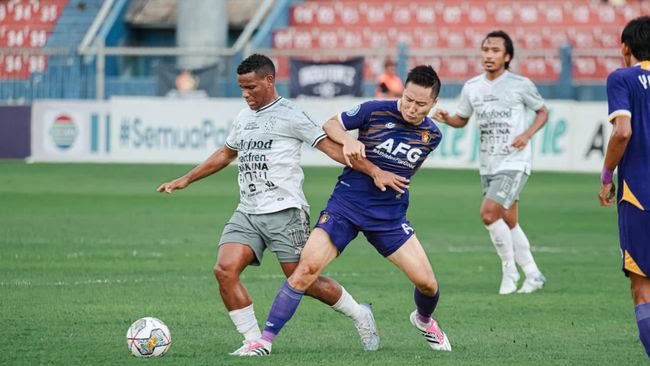 Laga Persik melawan Bali United berlangsung di Stadion Brawijaya, Kediri, Senin (5/2/2024).