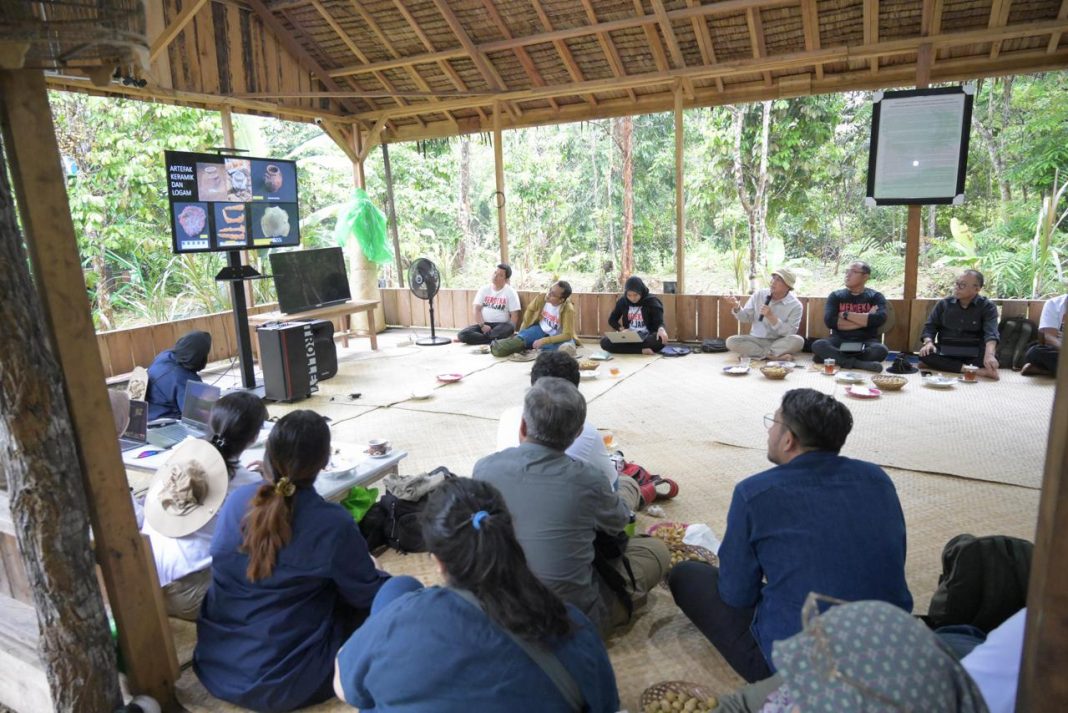 BKHM mengajak media massa nasional untuk berkunjung ke kawasan Muarajambi dan mempublikasikan upaya Revitalisasi KCBN Muarajambi, Sabtu (3/2/2024). (Dok/Kemendikbudristek RI)