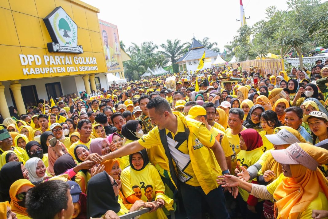 Ketua DPD Partai Golkar Sumut yang juga Caleg DPR RI dari Dapil Sumut 1, Musa Rajekshah menghadiri acara Pesta Rakyat yang digelar Partai Golkar Deliserdang di Lubukpakam, Minggu (4/2/2024).