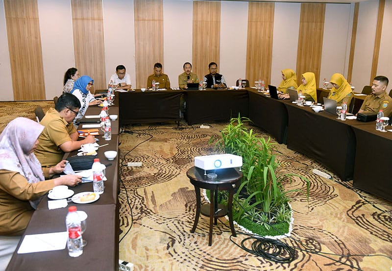 Rakor antara BPJS Kesehatan, pemerintah daerah, KPU, Bawaslu se Provinsi Sumut di Santika Premiere Dyandra Hotel & Convention Medan, Senin (5/2/2024). (Dok/Kominfo Sumut)