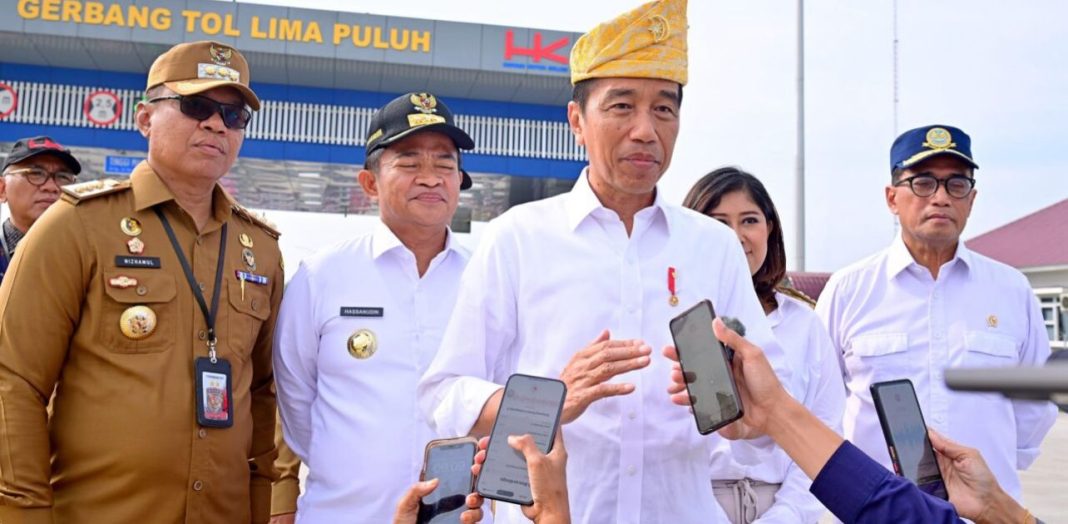 Presiden Jokowi dalam keterangan kepada media di Kabupaten Batubara, Rabu (7/2/2024).