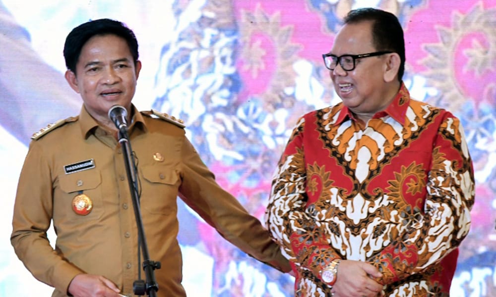 Pj Gubernur Sumut Dr Hassanudin saat bersama dengan Ketua DPRD Sumut Baskami Ginting semasa hidup. (Dok/Kominfo Sumut)