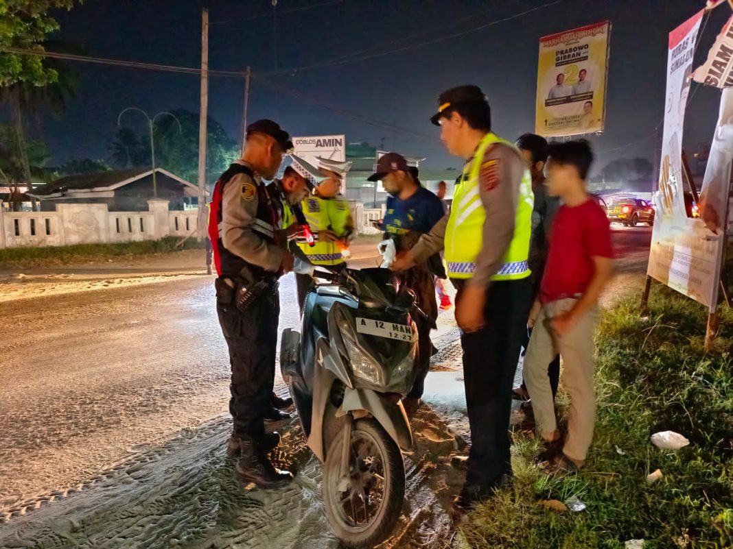 Menjelang pelaksanaan Pemilu 2024, Polres Simalungun menggelar patroli, Kamis (8/2/2024), pukul 20.00 WIB. (Dok/Humas Polres Simalungun)