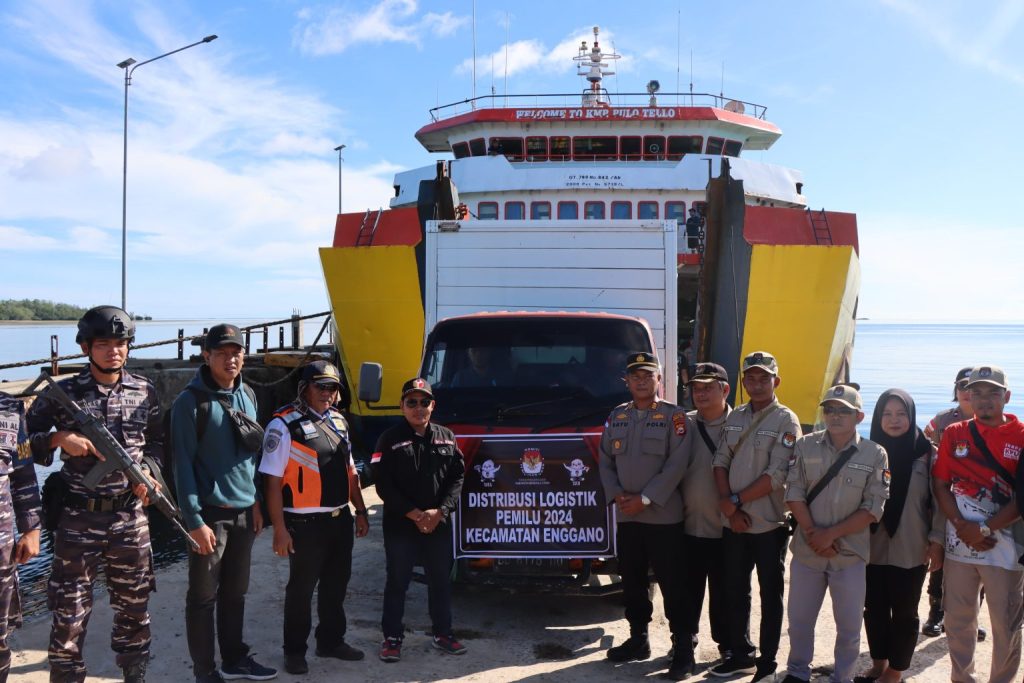 Pendistribusian logistik Pemilu 2024 di seluruh Indonesia, termasuk pulau-pulau terluar. (Dok/Humas Polri)