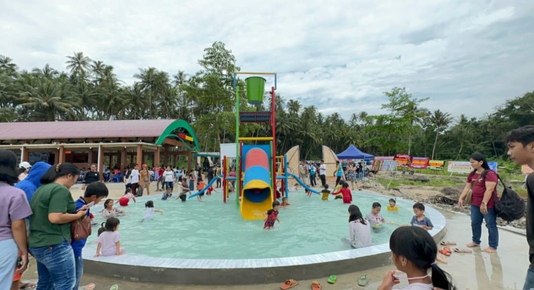 Objek Wisata Pantai Kamadu Nias Barat ramai dikunjungi masyarakat di Nias Barat. (Dok/PLN)