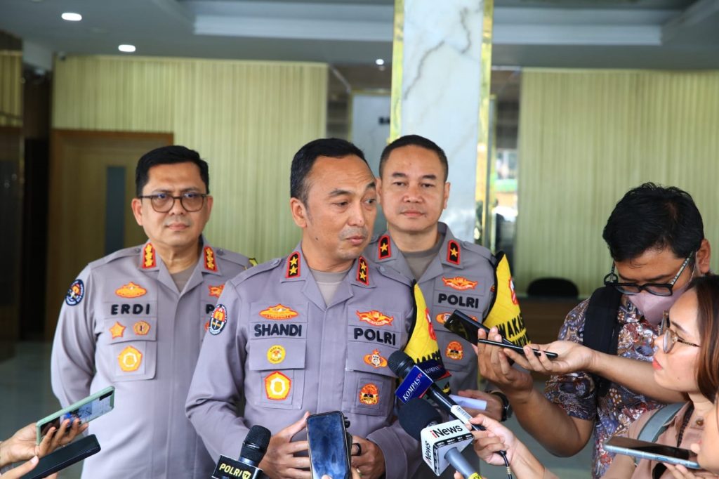 Kadiv Humas Polri Irjen Pol Sandi Nugroho saat memberikan keterangan kepada wartawan. (Dok/Humas Polri)