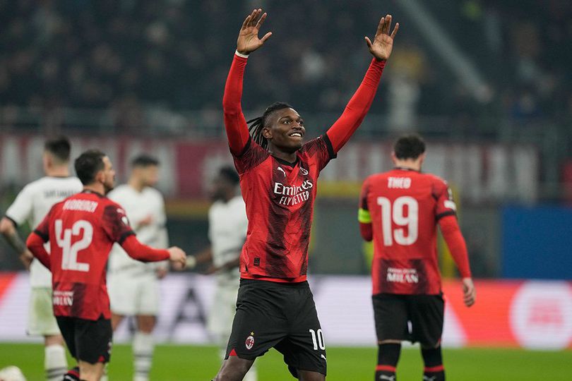 Selebrasi Rafael Leao di laga AC Milan vs Rennes, play-off fase gugur Liga Europa 2023/2024, Jumat (16/2/2024).