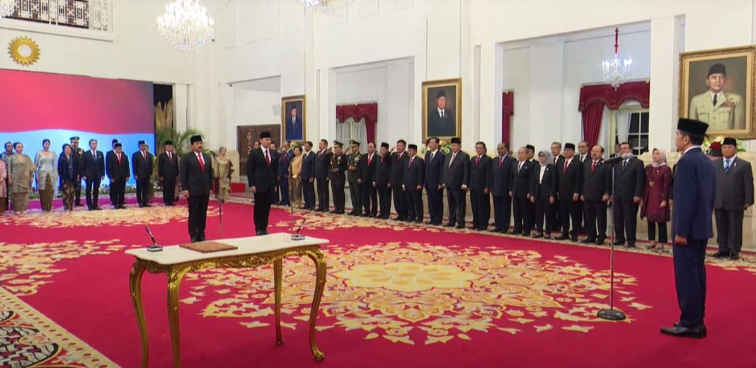 Presiden Jokowi melantik dua orang Menteri Kabinet Indonesia Maju sisa masa jabatan periode tahun 2019-2024 di Istana Negara Jakarta, Rabu (21/02/2024).