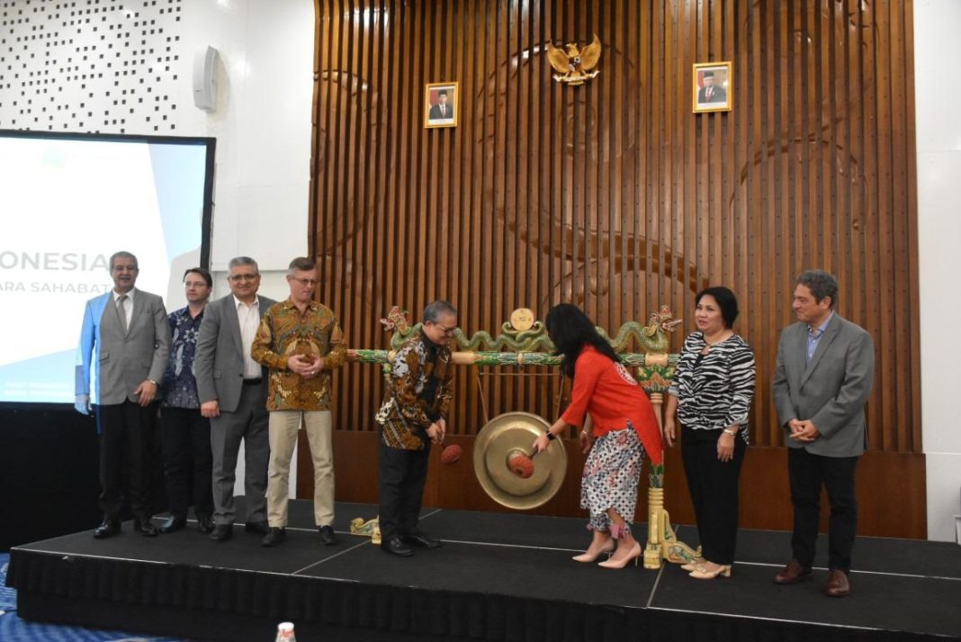 Badan Pengembangan dan Pembinaan Bahasa (Badan Bahasa), Kemendikbudristek RI bekerja sama dengan Direktorat Jenderal Informasi dan Diplomasi Publik, Kementerian Luar Negeri akan menyelenggarakan program bahasa Indonesia untuk diplomat negara sahabat pada bulan Maret mendatang. (Dok/Kemendikbudristek RI)