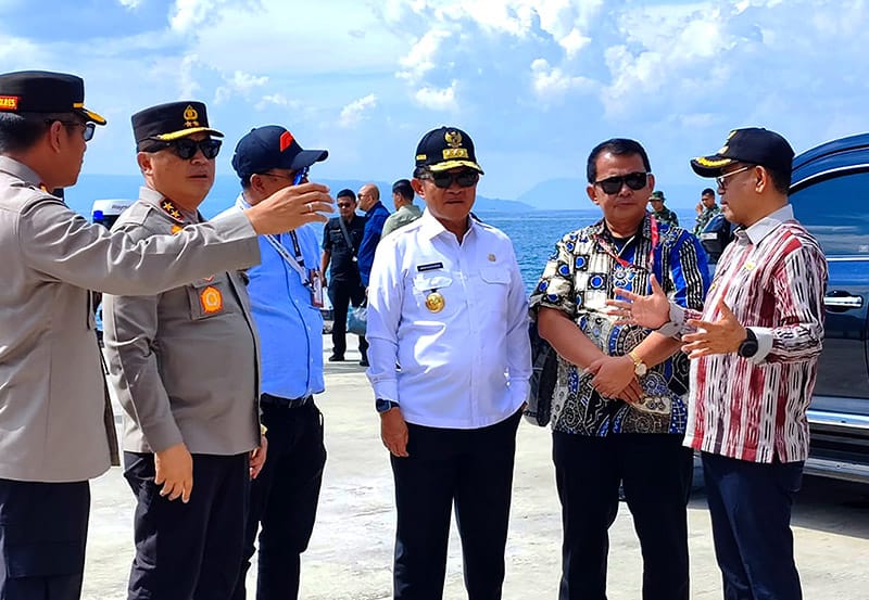 Pj Gubernur Sumut Dr Hassanudin meninjau venue F1 Powerboat (F1H20) di Balige, Kabupaten Toba, Jumat (23/2/2024). (Dok/Kominfo Sumut)