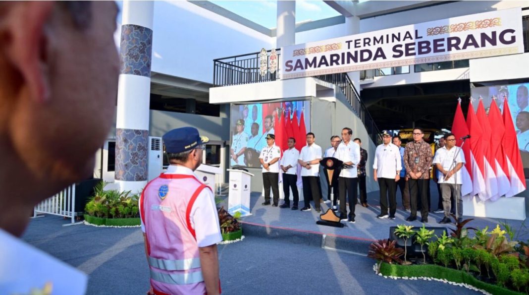 Presiden Jokowi meresmikan Terminal Samarinda Seberang di Kota Samarinda, Provinsi Kaltim untuk mengawali kunjungan kerjanya di Provinsi Kaltim.