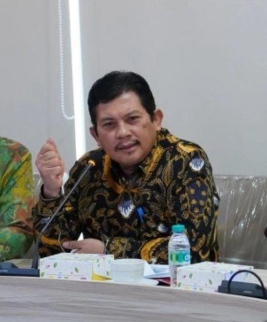 Direktur Utama BPJS Kesehatan Ghufron Mukti saat memberi keterangan kepada media.