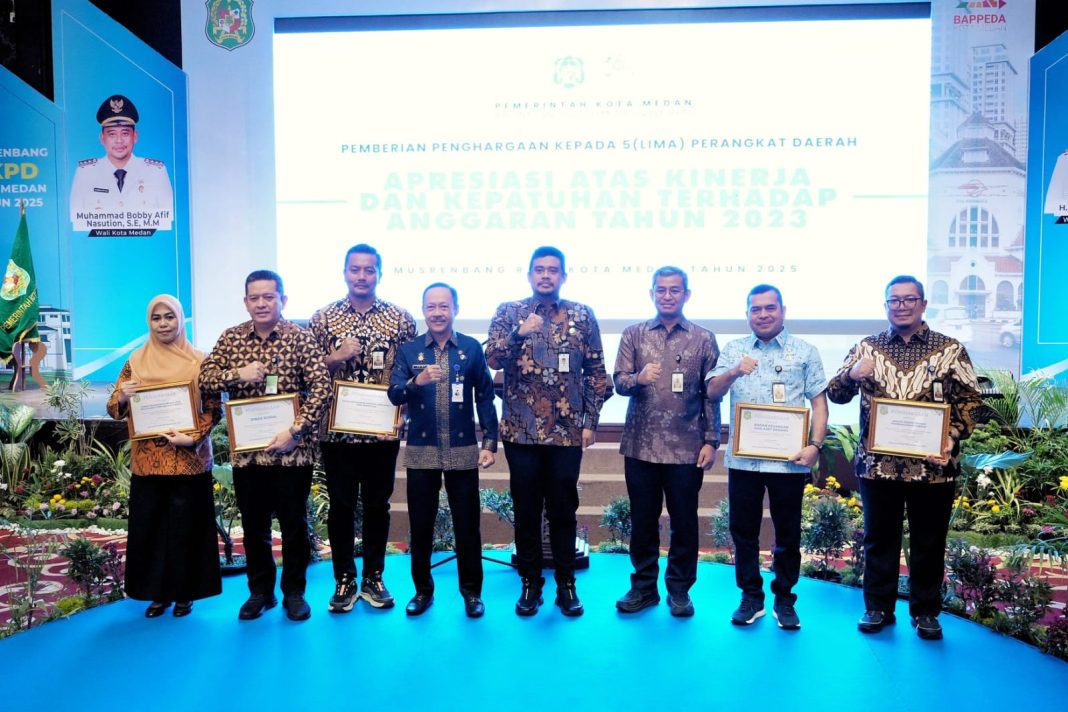 Wali Kota Medan Bobby Nasution membuka secara resmi Musrenbang RKPD Kota Medan Tahun 2025 di Hotel Four Points By Sheraton, Jalan Gatot Subroto, Kamis (29/2/2024). (Dok/Kominfo Medan)