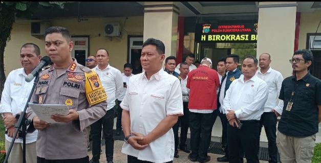 Kabid Humas Polda Sumut Kombes Pol Hadi Wahyudi memberi keterangan pengungkapan mafia beras bulog, di Mapolda Sumut, Senin (4/3/2024). (Dok/Polda Sumut)