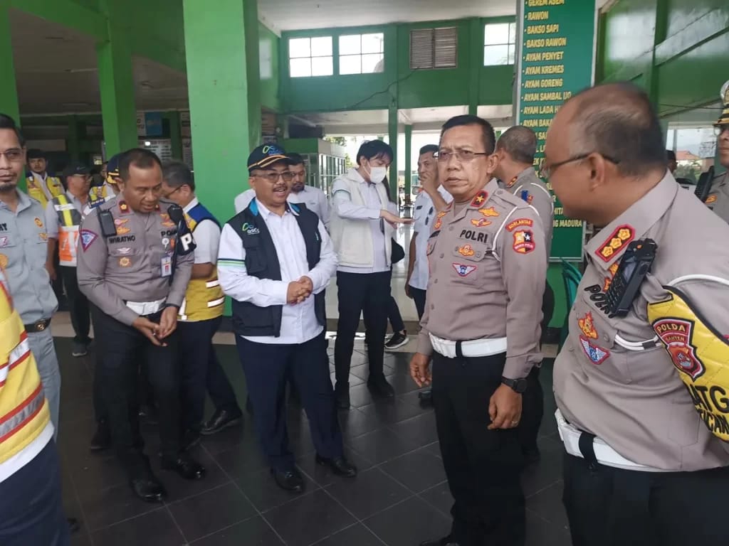 Dirgakkum Korlantas Polri, Brigjen Pol Raden Slamet Santoso di Rest Area KM 43, Senin (4/3/2024). (Dok/Humas Polri)