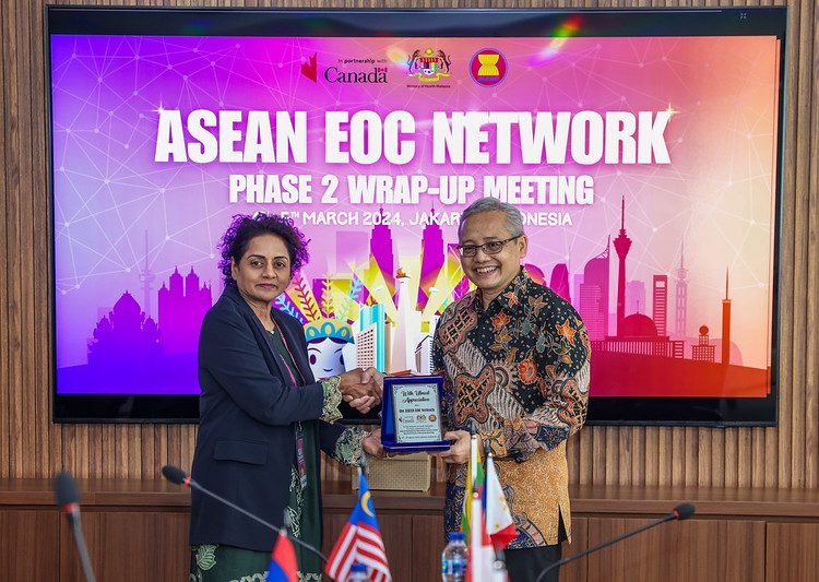 Sekretaris Jenderal Kementerian Kesehatan bertemu dengan ASEAN EOC Network di gedung Kementerian Kesehatan, Jakarta, Senin (4/3/2024).