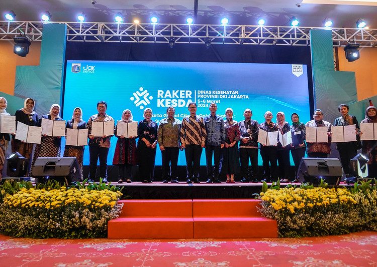 Foto bersama usai penandatanganan kerja sama dalam rangka Rakerkesda DKI Jakarta di Hotel Aston Jakarta, Selasa (5/3/2024).