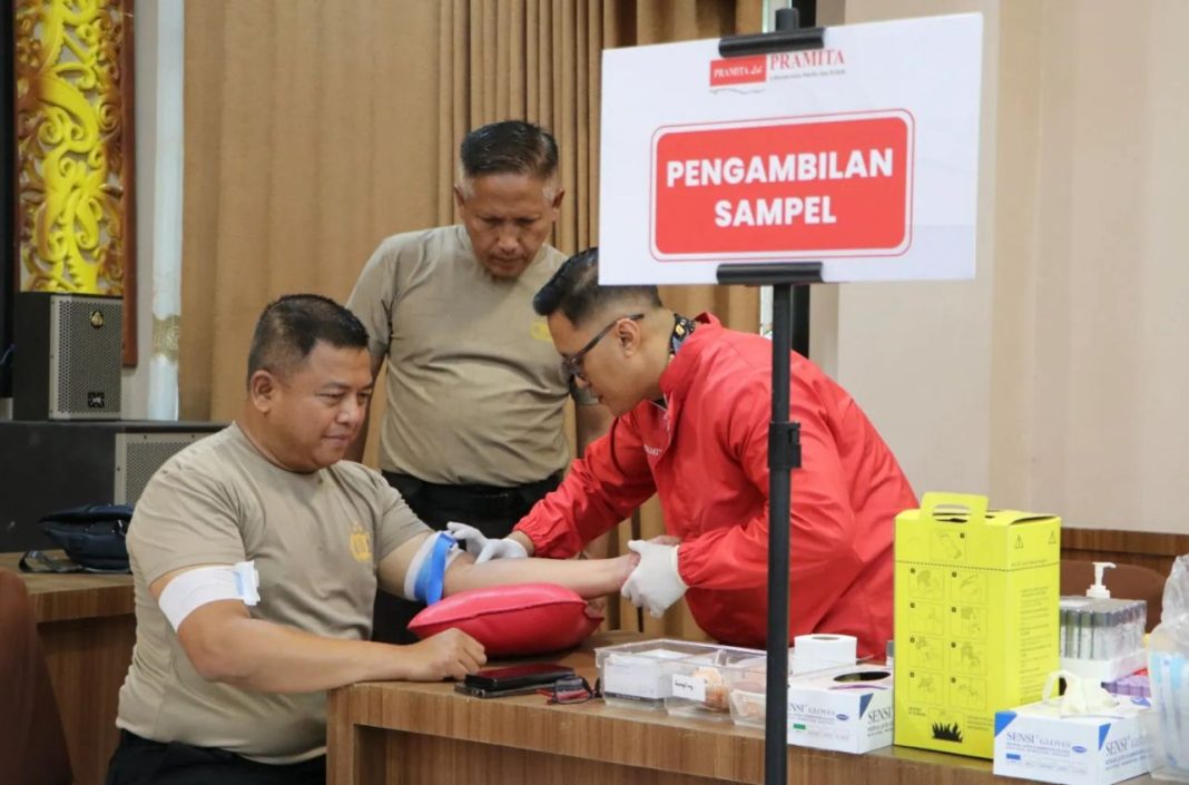 Polda Kaltim melalui Bidang Kedokteran dan Kesehatan, kembali melakukan rikkes berkala kepada para pejabat utama Polda Kaltim di Gedung Mahakam, Jumat (8/3/2024).