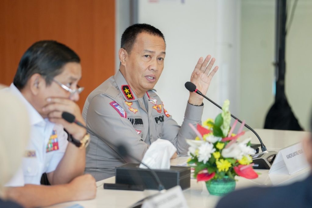 Kakorlantas Polri Irjen Pol Aan Suhanan menghadiri rapat koordinasi penyelenggaraan angkutan lebaran 2024 lintas penyebrangan Merak-Bakauheni, di Pelabuhan Merak, Banten, Kamis (14/3/2024). (Dok/Humas Polri)