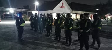 Personel gabungan Detasemen Gegana Sat Brimob Polda Sumut gelar apel malam sebelum lakukan patroli, Minggu (17/3/2024). (Dok/Polda Sumut)