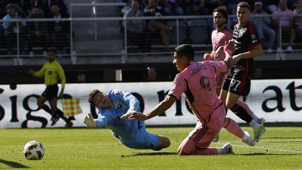 Inter Miami menyikat DC United 3-1 meski tanpa diperkuat Lionel Messi. Duel DC United vs Inter Miami berlangsung di Audi Field, Minggu (17/3/2024) dini hari WIB.