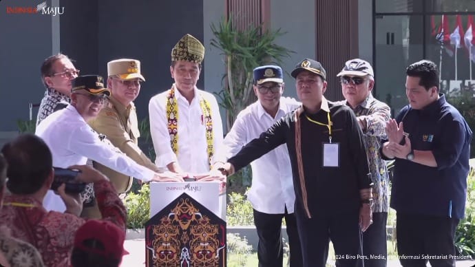 Presiden Jokowi meresmikan Bandara Singkawang, di Kota Singkawang, Provinsi Kalbar, Rabu (20/3/2024) pagi.