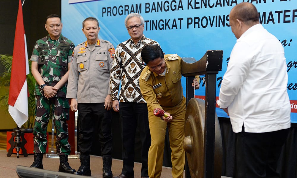 Pj Gubernur Sumut Dr Hassanudin membuka Rakerda Program Bangga Kencana dan Percepatan Penurunan Stunting di Hotel Santika Premiere Dyandra Medan, Jalan Kapten Maulana Lubis, Nomor 7 Medan, Senin (25/3/2024).