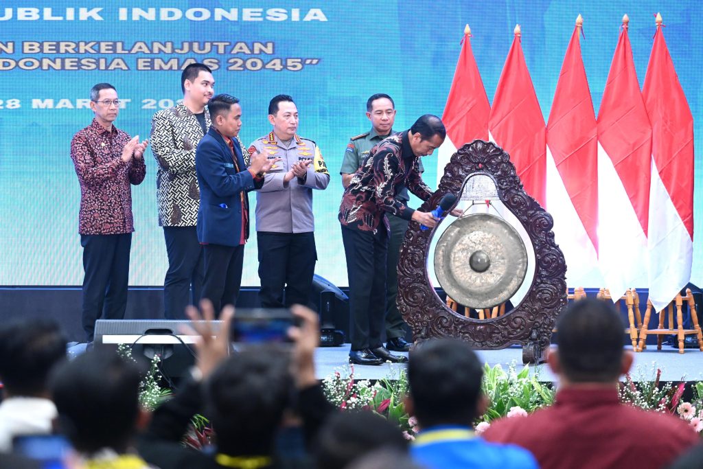 Presiden Jokowi meresmikan pembukaan Kongres Hikmahbudhi XII Tahun 2024 di Mercure Convention Center, Jakarta, Kamis (28/3/2024). (Dok/BPMI Setpres)