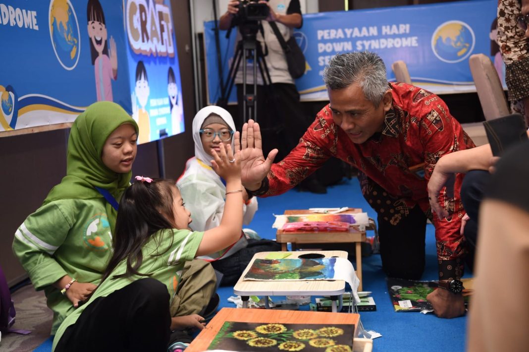 Kemendikbudristek RI melalui Dit PMPK, Ditjen PAUD Dikdasmen, mengadakan puncak peringatan HDS Sedunia, Kamis (28/3/2024). (Dok/Kemendikbudristek RI)