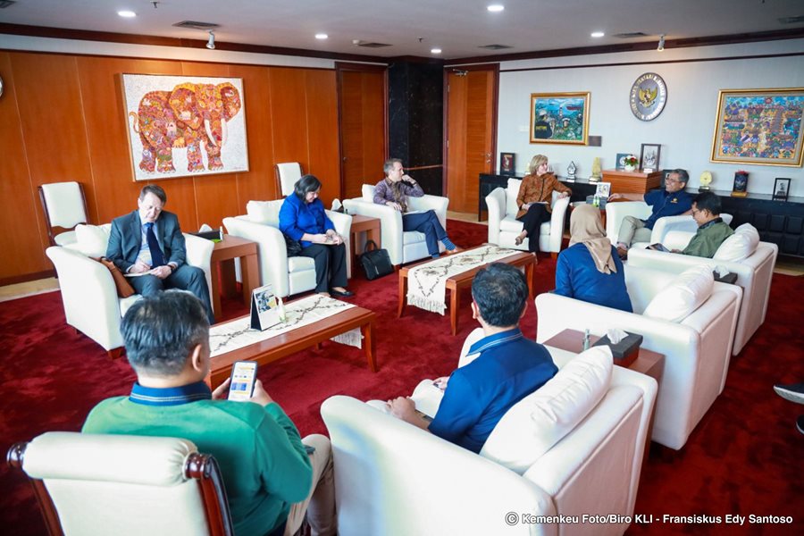 Wamenkeu RI Suahasil Nazara menerima courtesy meeting dengan Satu Kahkonen, di Kementerian Keuangan, Rabu (27/3/2024).