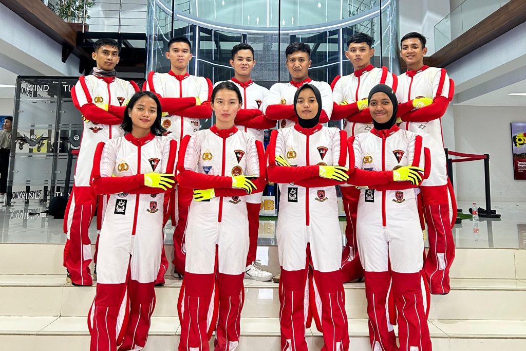 Kontingen Indonesia akan mengirimkan 13 atlet untuk berkompetisi di Piala Dunia Sky Diving (5th FAI World Cup of Sky Diving) dan Piala Asia Sky Diving (1st FAI Asian Indoor Sky Diving) yang akan berlangsung pada 16 hingga 22 April 2024 di Makau, China. (Dok/Humas Polri)