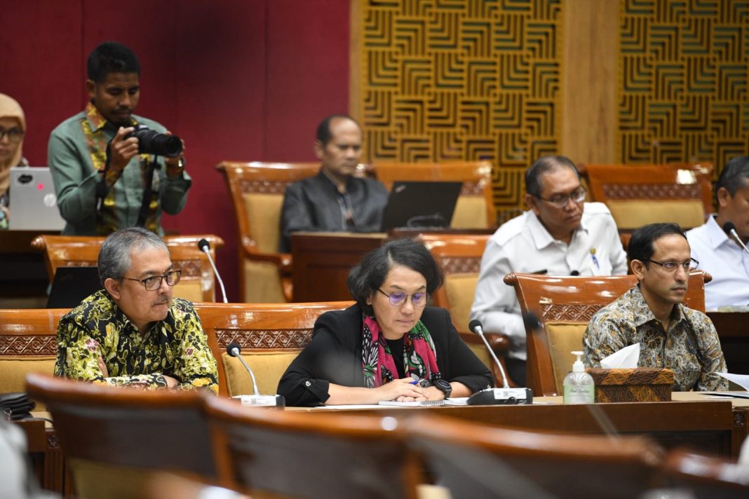 Komisi X DPR RI menyelenggarakan rapat kerja bersama Kemendikbudristek RI di Gedung Nusantara, DPR RI, Jakarta, Rabu (3/4/2024). (Dok/Kemendikbudristek RI)