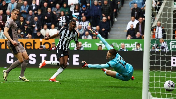 Newcastle United menang 4-0 atas Tottenham Hotspur dalam lanjutan Premier League, Sabtu (13/4/2024).