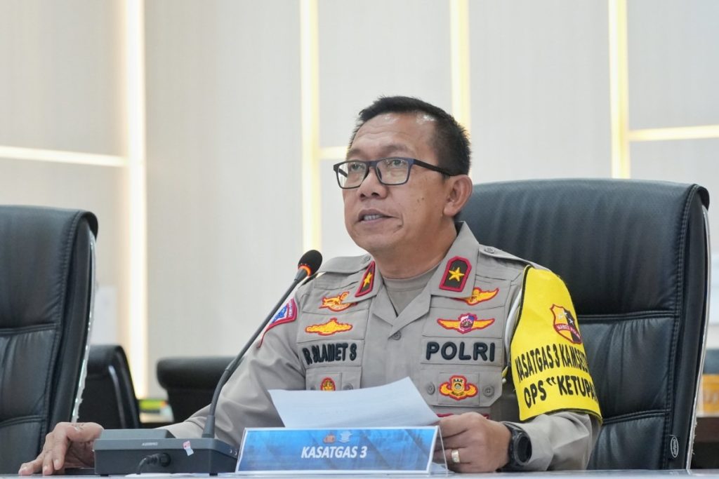 Dirgakkum Korlantas Polri Brigjen Pol Raden Slamet Santoso di Gedung NTMC Korlantas Polri, Jumat (12/4/2024). (Dok/Humas Polri)