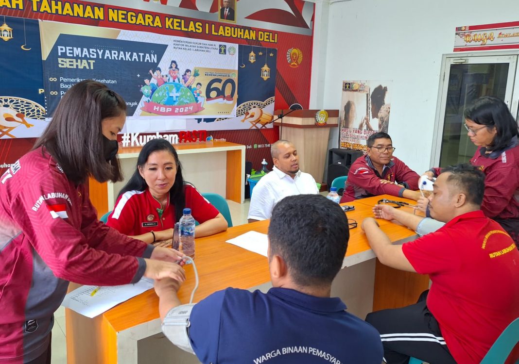 Rutan Labuhan Deli melakukan kegiatan pemeriksaan kesehatan para warga binaan untuk mewujudkan Pemasyarakatan Sehat, Jumat (19/4/2024). (Dok/Rutan Labuhan Deli)