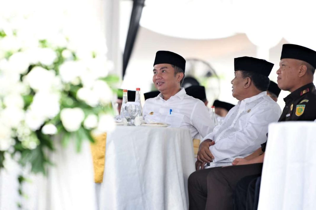 Pj Gubernur Jabar Bey Machmudin saat menghadiri Rapat KKP Indonesia di Grand Sunshine Hotel Soreang, Kabupaten Bandung, Jumat (19/4/2024). (Dok/Kominfo Jabar)