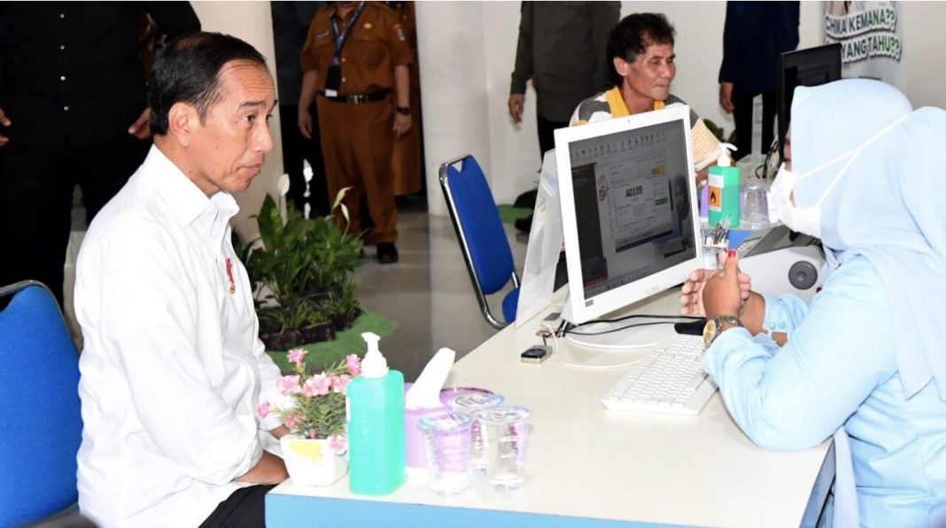 Presiden Jokowi melakukan peninjauan di RSUD Toto Kabila, Kabupaten Bone Bolango, Provinsi Gorontalo.