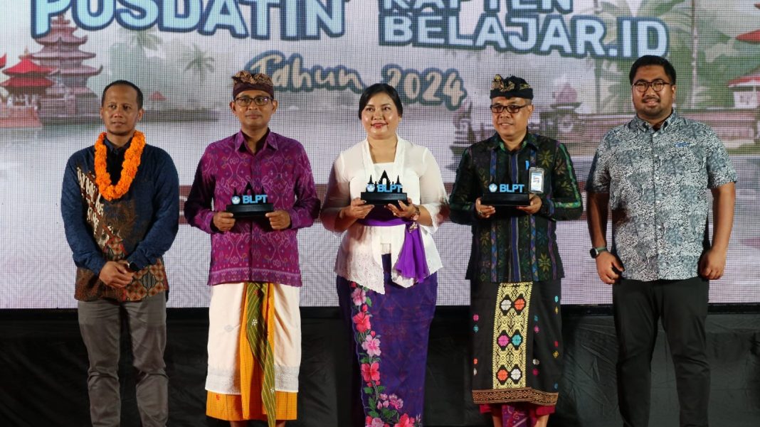 Dalam rangka menguatkan kolaborasi dan memberikan apresiasi kepada Duta Teknologi dan Kapten belajar.id, BLPT, Kementerian Pendidikan, Kebudayaan, Riset, dan Teknologi menghelat Gala Nusantara di Bali, Rabu (24/4/2024). (Dok/Kemendikbudristek RI)