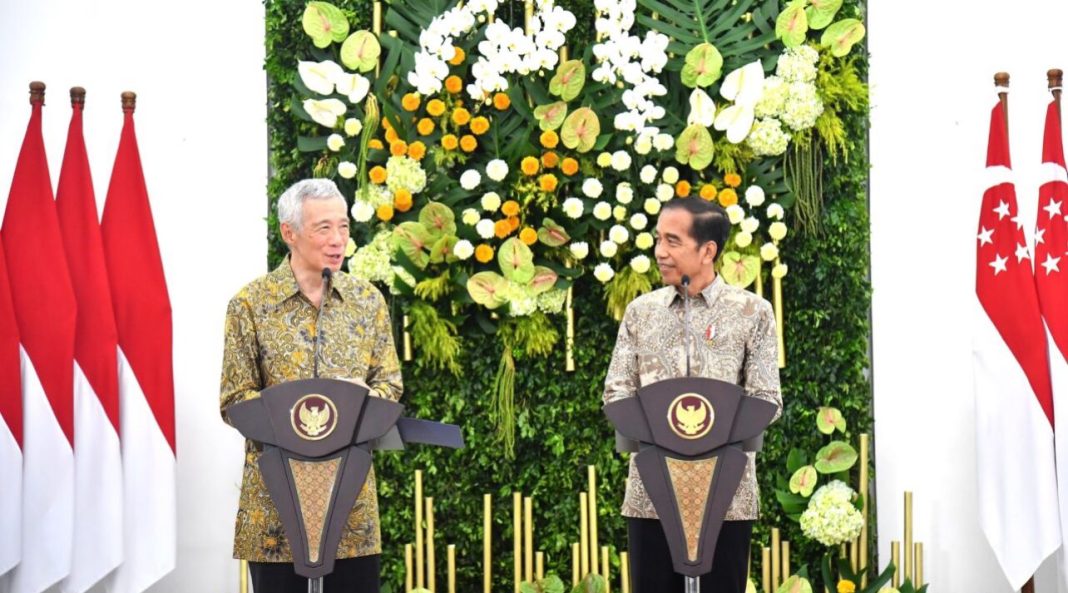 Presiden Jokowi dan PM Singapura Lee Hsien Loong menggelar pertemuan tingkat tinggi Leader’s Retreat ke-7 antara Indonesia dan Singapura, di Istana Kepresidenan Bogor, Jawa Barat, Senin (29/4/2024).