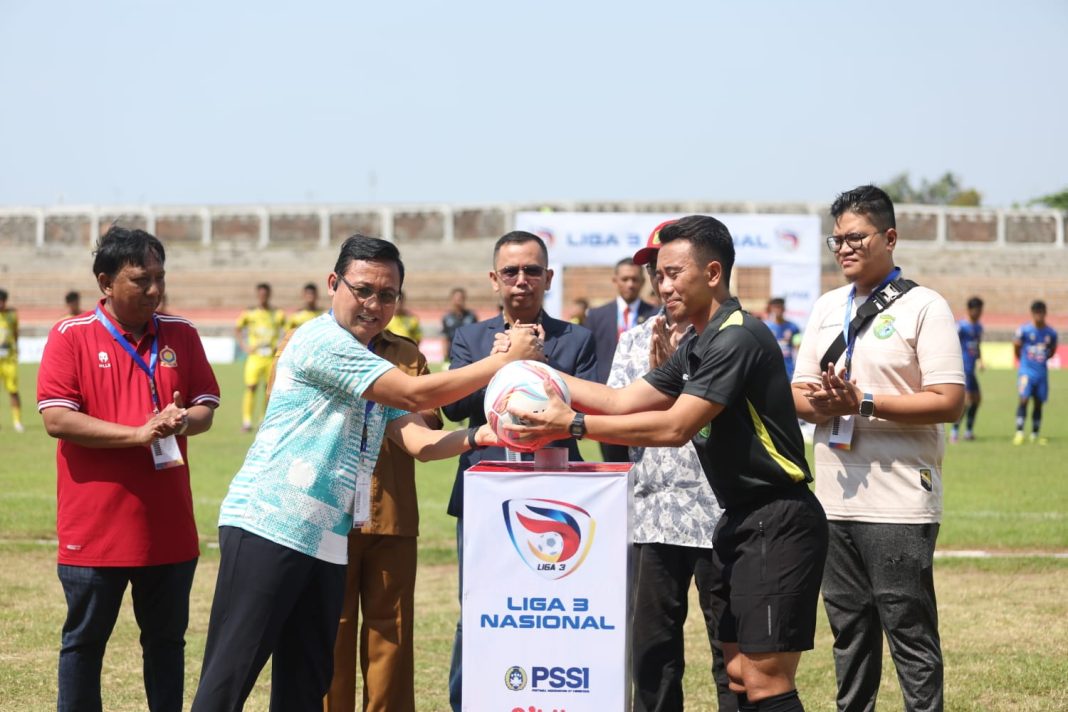 PSSI resmi membuka sekaligus menggulirkan kompetisi Liga 3 putaran nasional. Serentak untuk, Senin (29/4/2024), 16 laga berlangsung di delapan stadion dan grup berbeda. (Dok/PSSI)