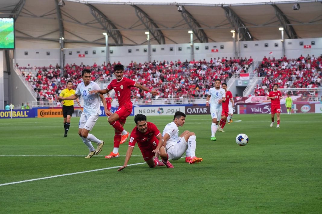 Timnas Indonesia U-23 harus mengakui keunggulan 0-2 dari Uzbekistan pada laga semi final Piala Asia U-23 2024 di Stadion Abdullah bin Khalifa, Doha, Senin (29/4/2024). (Dok/PSSI)