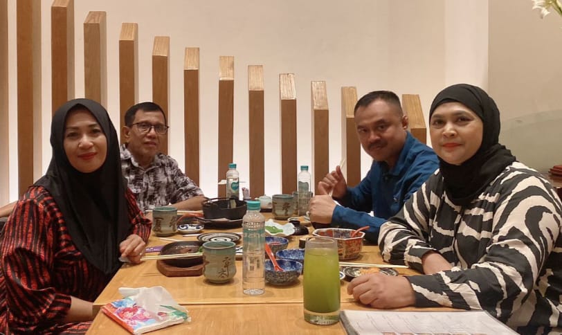 Ketua PWI Sumut H Farianda Putra Sinik melakukan pertemuan silaturahmi dengan Ketua PWI Pusat Hendri CH Bangun didampingi Ketua IKWI Sumut dan Pusat di Jakarta, Rabu (1/5/2024). (Dok/PWI)