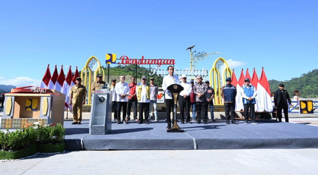 Presiden Jokowi meresmikan Bendungan Tiu Suntuk, di Kabupaten Sumbawa Barat, Provinsi NTB, Kamis (2/5/2024).