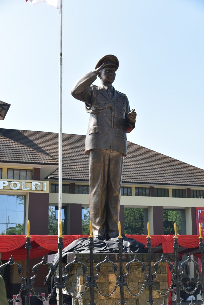 Patung Jenderal Hoegeng Iman Santoso. (Dok/Humas Polri)