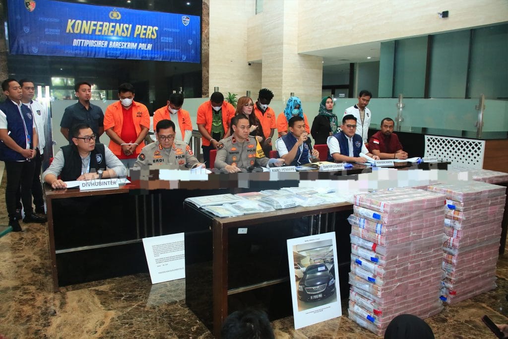 Dirtipidsiber Bareskrim Polri Brigjen Pol Himawan Bayu Aji dalam konferensi pers di Aula Bareskrim Polri, Selasa (7/5/2024). (Dok/Humas Polri)