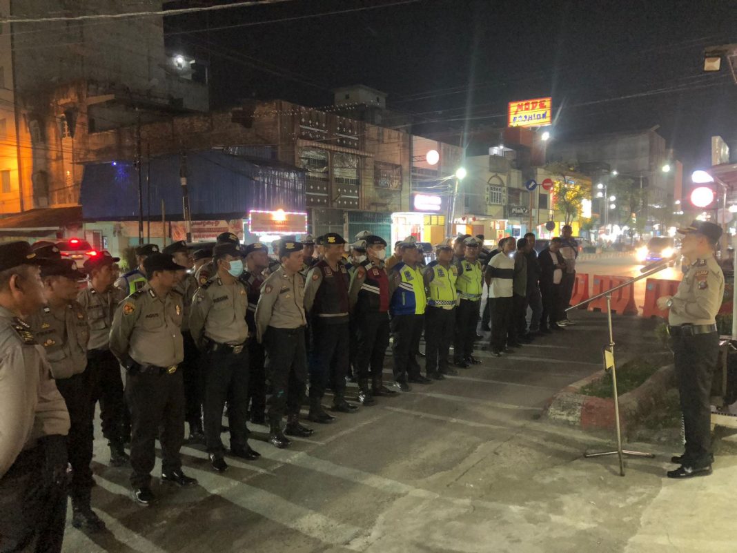 Sebanyak 157 personel Polres Asahan melaksanakan apel untuk melakukan patroli pengamanan Kamtibmas di Kota Kisaran, Jumat (10/5/2024). (Dok/Humas Polres Asahan)