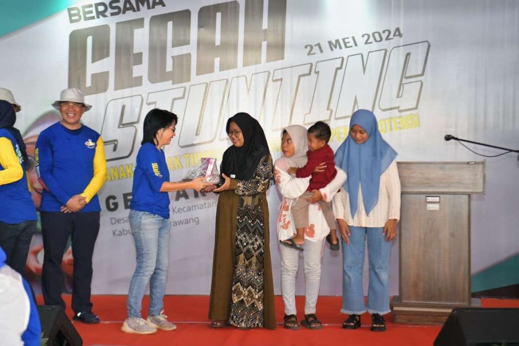 Gebyar Desa dengan tema 'Bersama Cegah Stunting: Anak Berhak Tumbuh dan Berkembang Penuh Potensi,' di Desa Cikuntul, Kecamatan Tempuran, Kabupaten Karawang, Selasa (21/5/2024). (Dok/Kominfo Jabar)