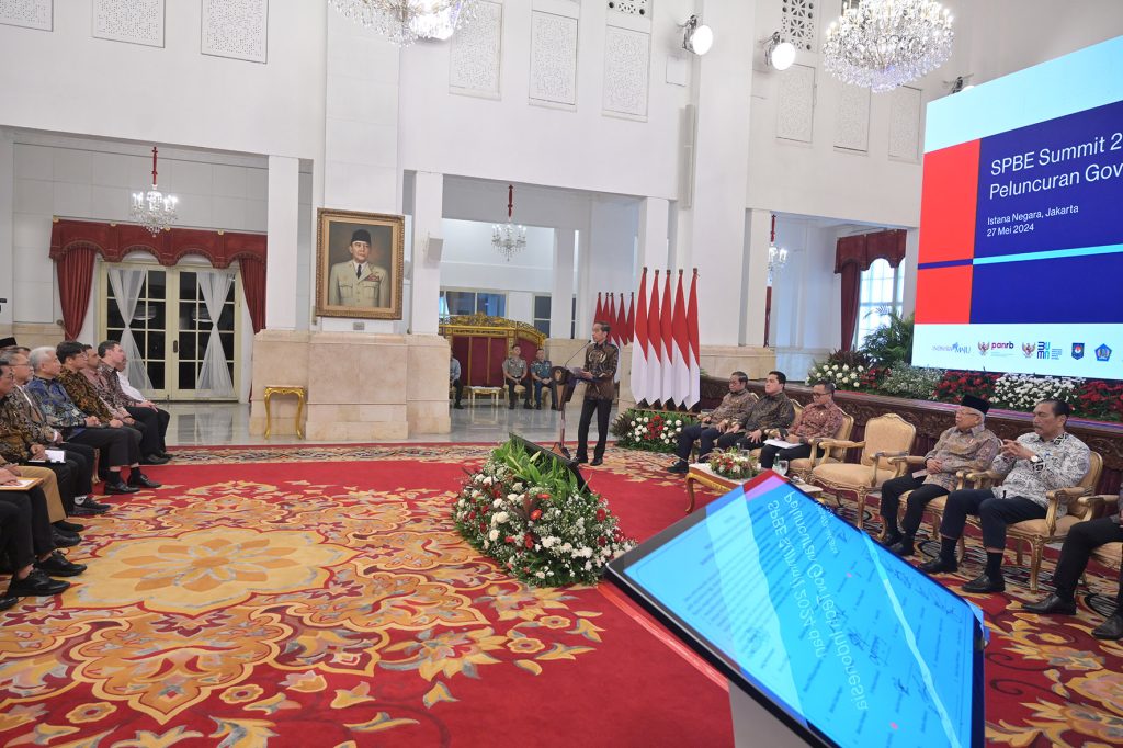 Presiden Jokowi memberikan sambutan dalam acara SPBE Summit 2024 dan Peluncuran Govtech Indonesia di Istana Negara, Jakarta, Senin, (27/5/2024). (Dok/Humas Setkab)