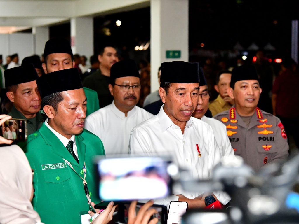 Presiden Jokowi menyampaikan pembatalan kenaikan UKT di PTN, dalam keterangan pers di Istora Senayan, Jakarta, Senin (27/5/2024). (Dok/BPMI Setpres)