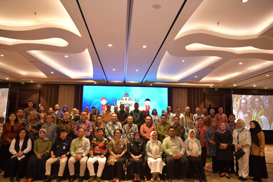 Peserta rapat koordinasi bertajuk “Berkobar (Berkolaborasi dan Berbagi) Membangun Sinergi Ekosistem Digital Pendidikan BLPT x Pemerintah Daerah” pada 28 sampai 31 Mei di Bandung, Provinsi Jawa Barat.